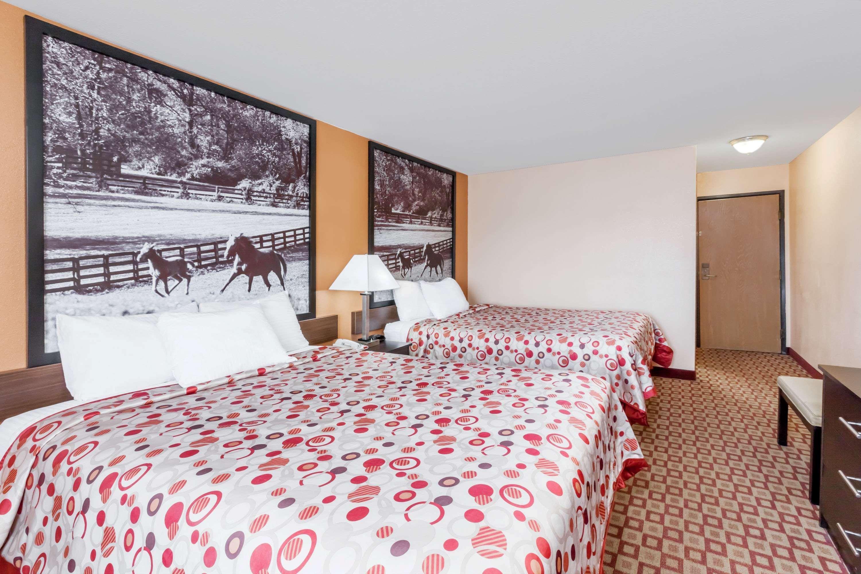 Super 8 South By Wyndham Ξενοδοχείο Μπόουλινγκ Γκριν Εξωτερικό φωτογραφία