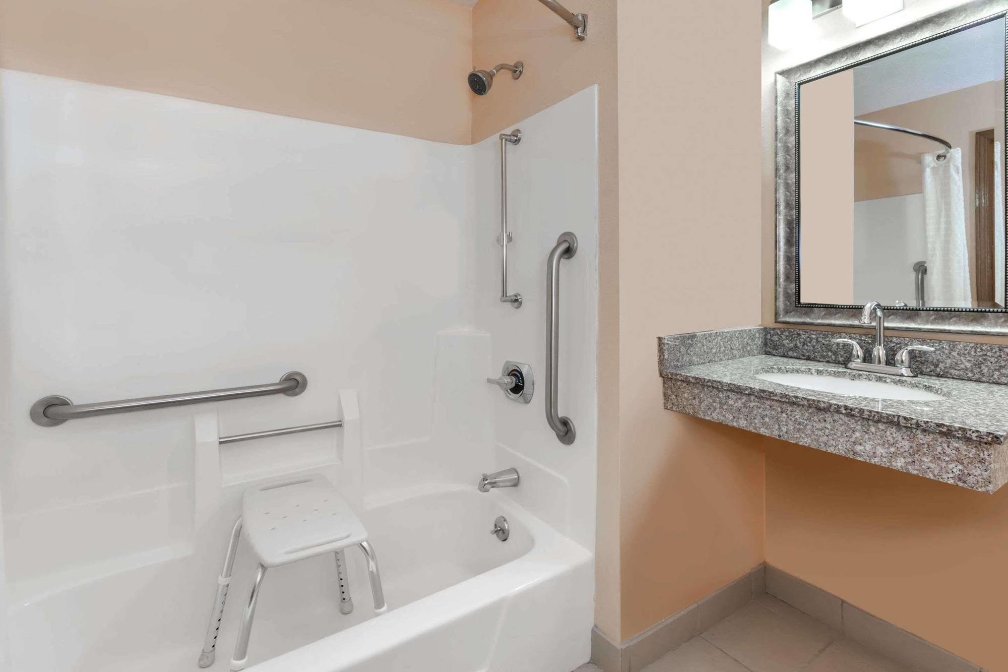 Super 8 South By Wyndham Ξενοδοχείο Μπόουλινγκ Γκριν Εξωτερικό φωτογραφία